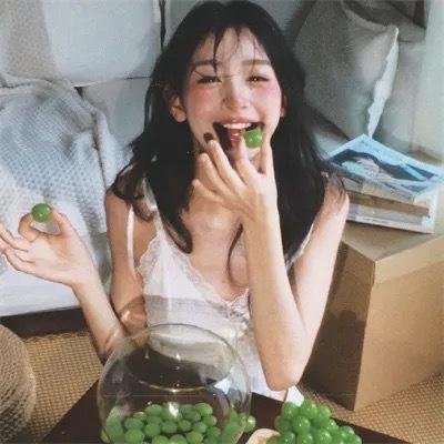 无边春色戏两儍